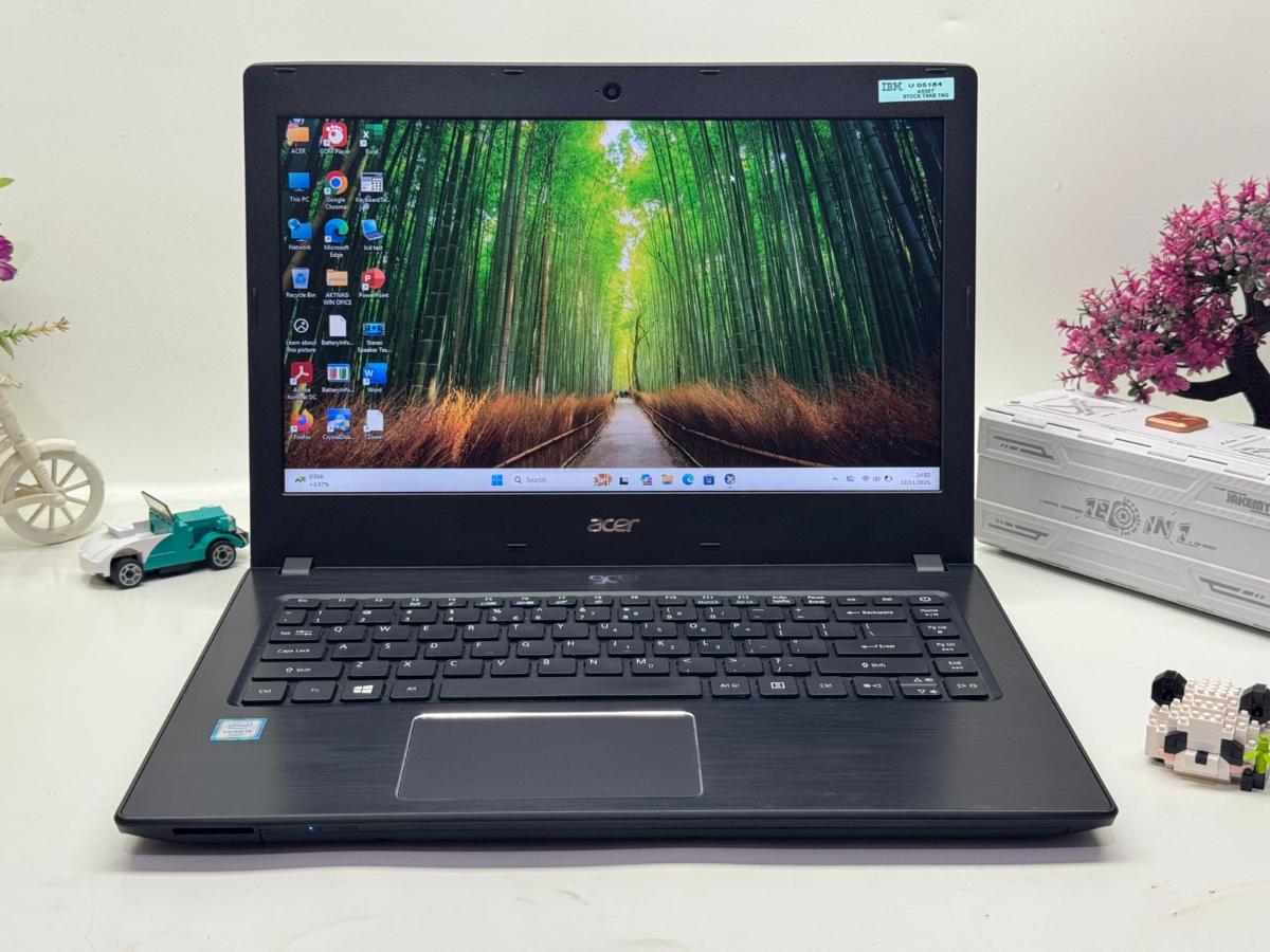Acer travelmate  p249-M